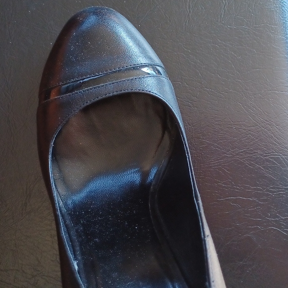 Cole Haan "Tonya II" Platform Chunky Heel Leather Pump- Sz. 8 - Picture 9 of 13